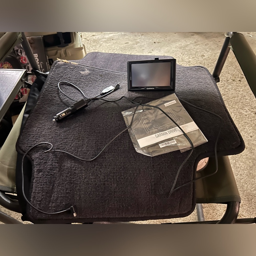 Garmin GPS (like new)
